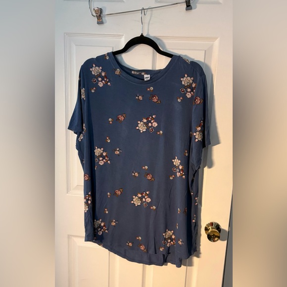 Old Navy Tops - Old Navy Luxe Blue Floral Short Sleeve Top